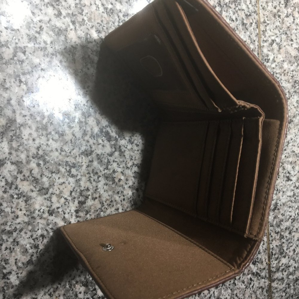 ๐ Etienne Aigner Signature Wallet ๐ - Picture 7 of 14